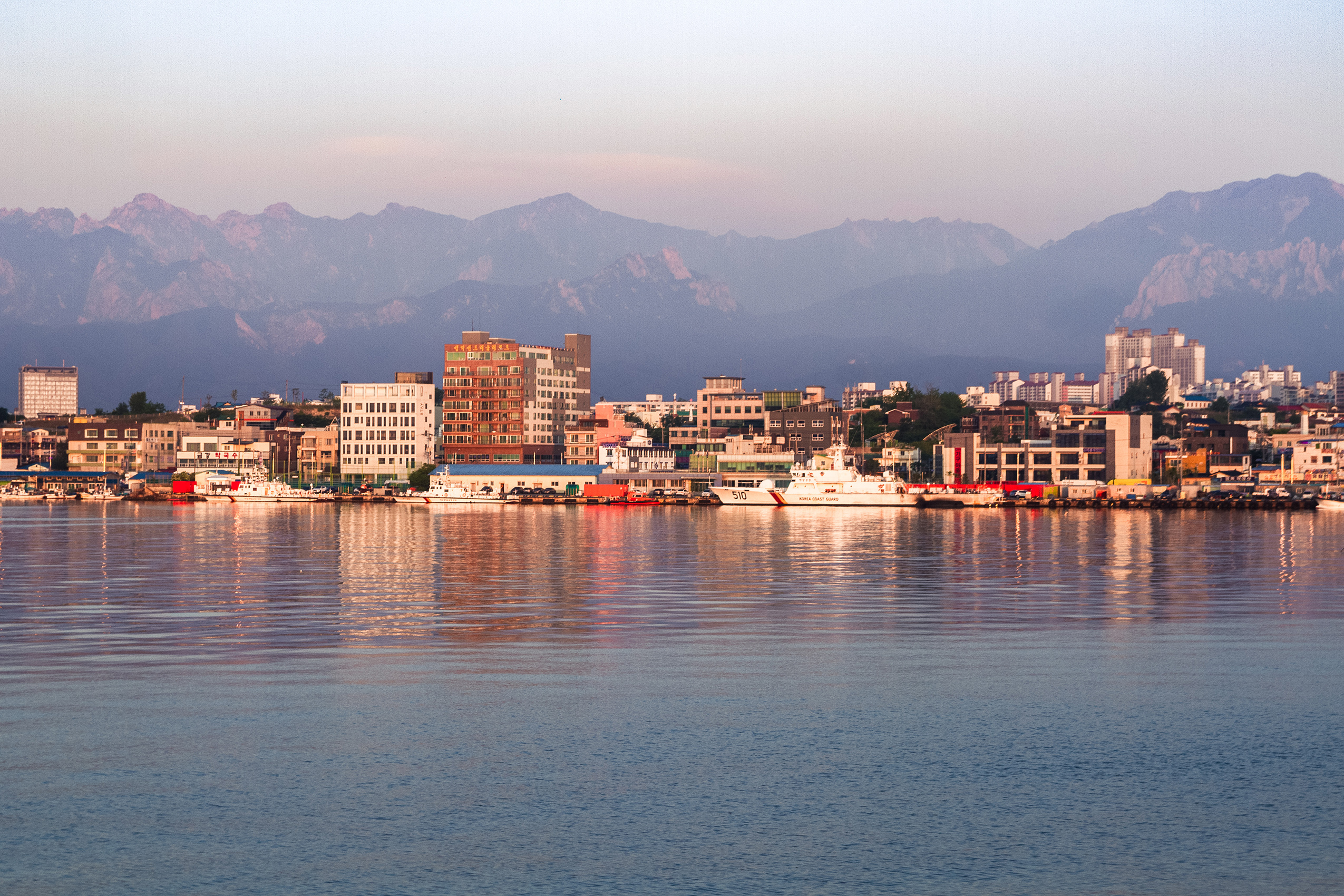 Сокчо (Сокчхо) — город в северо-восточной части провинции Канвондо